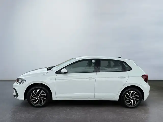 Volkswagen Polo view 3