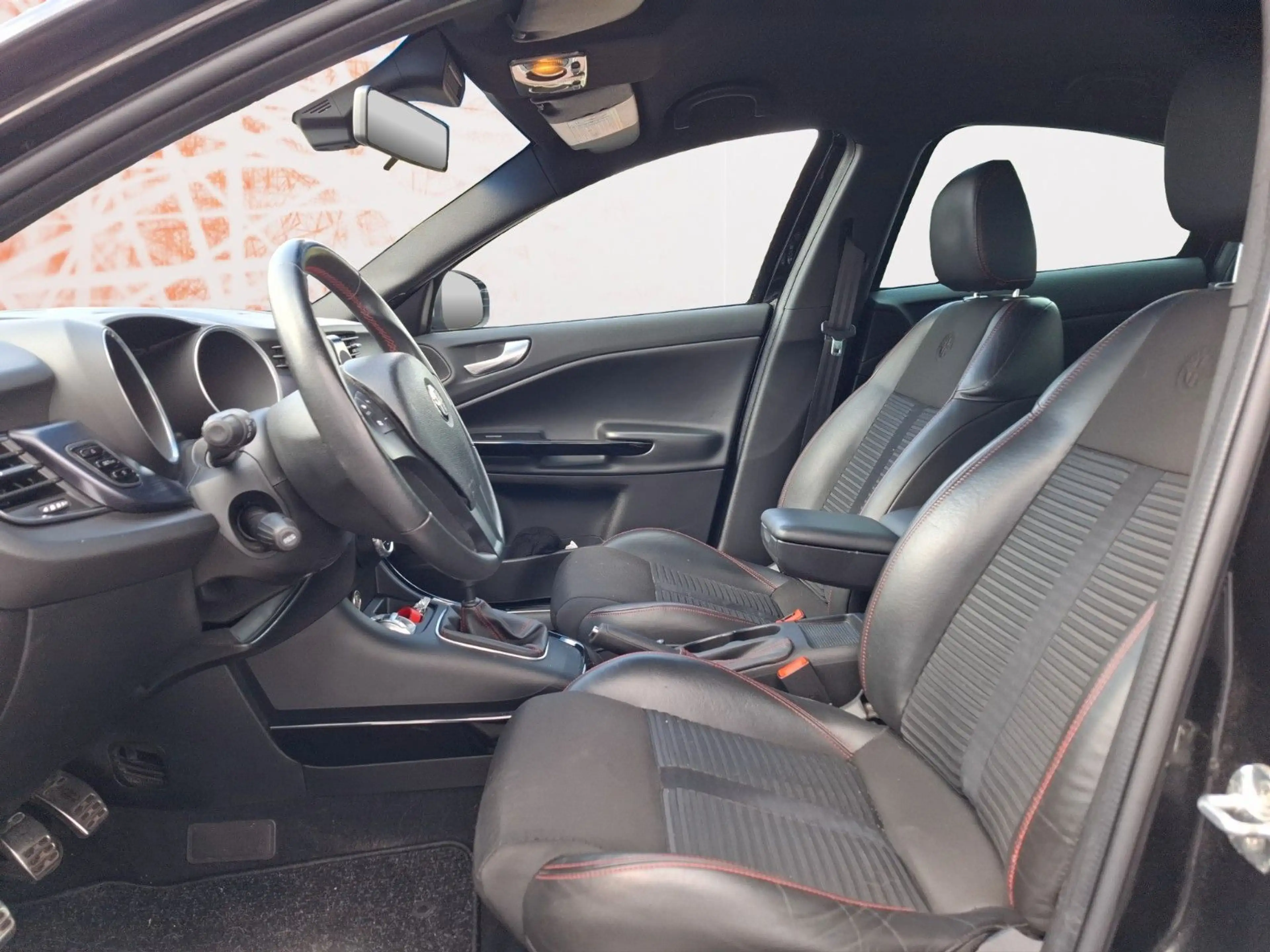 Alfa Romeo Giulietta Quadrifoglio Verde — photo 9