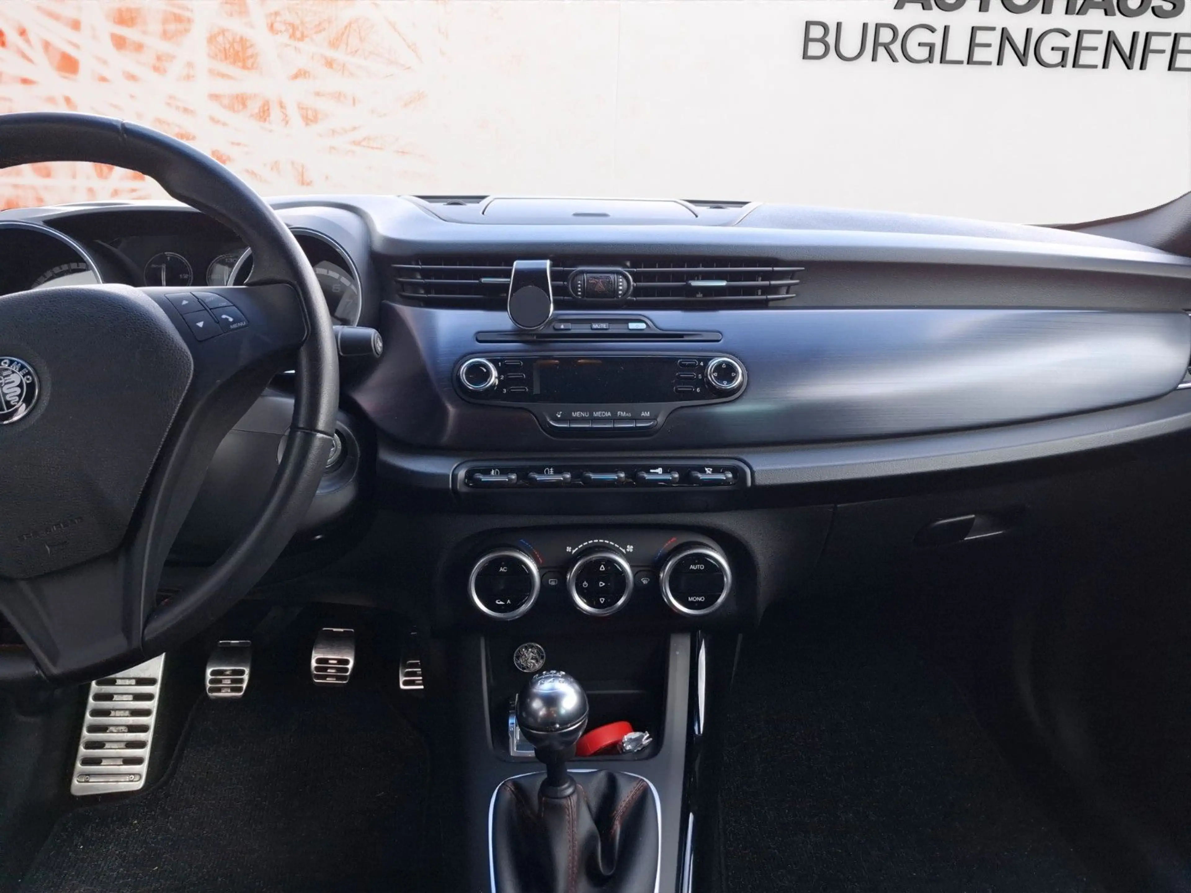 Alfa Romeo Giulietta Quadrifoglio Verde — photo 13