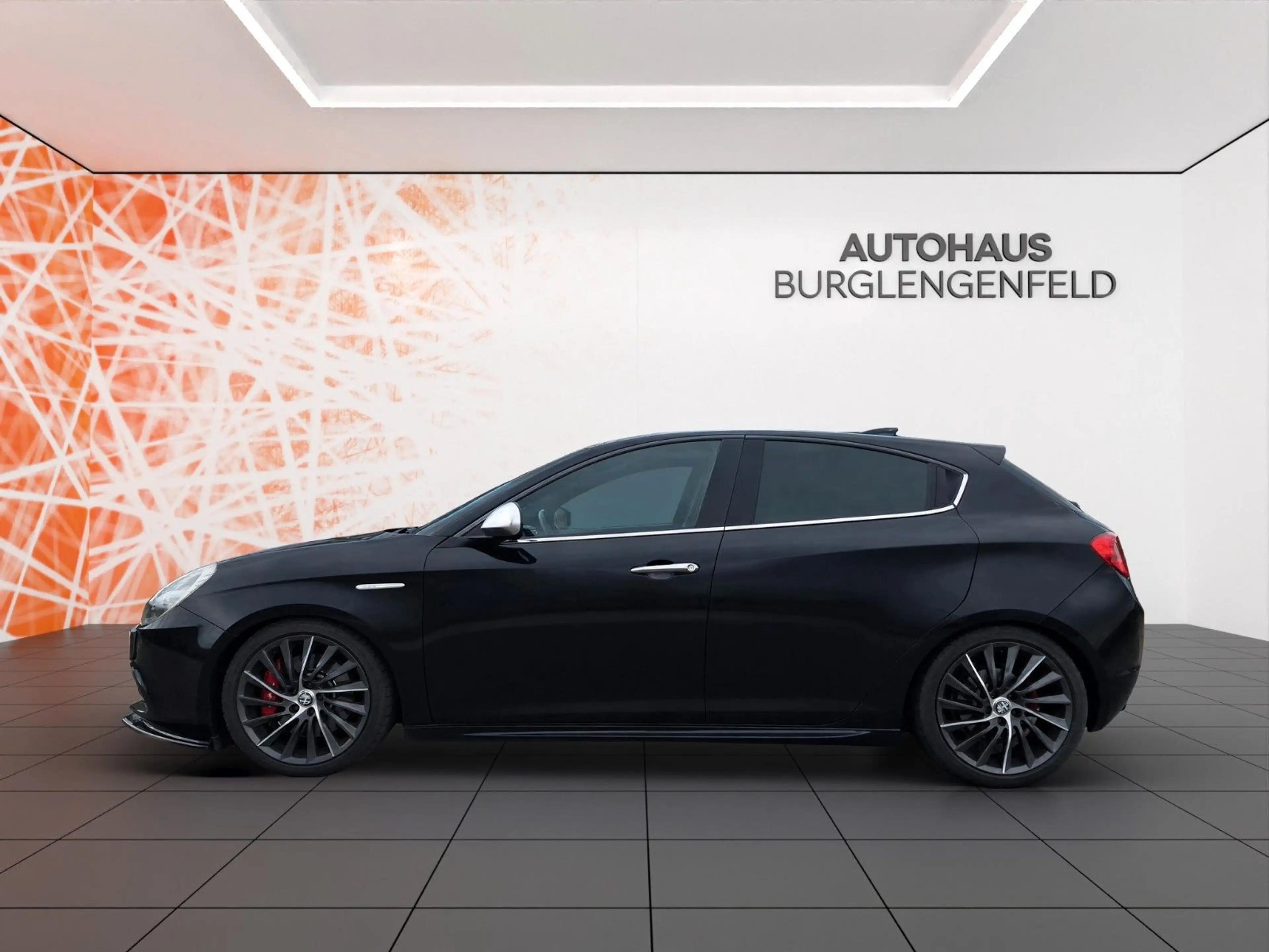 Alfa Romeo Giulietta Quadrifoglio Verde — photo 8