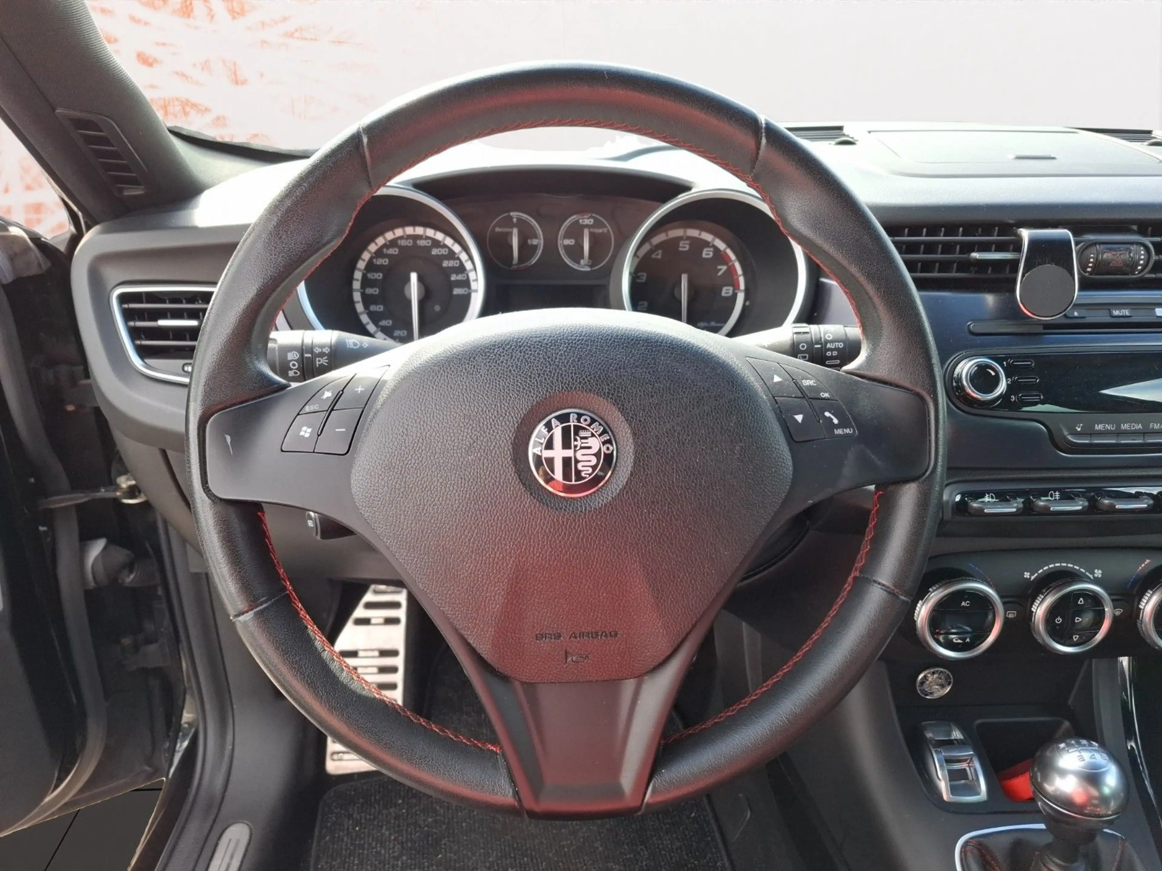 Alfa Romeo Giulietta Quadrifoglio Verde — photo 12