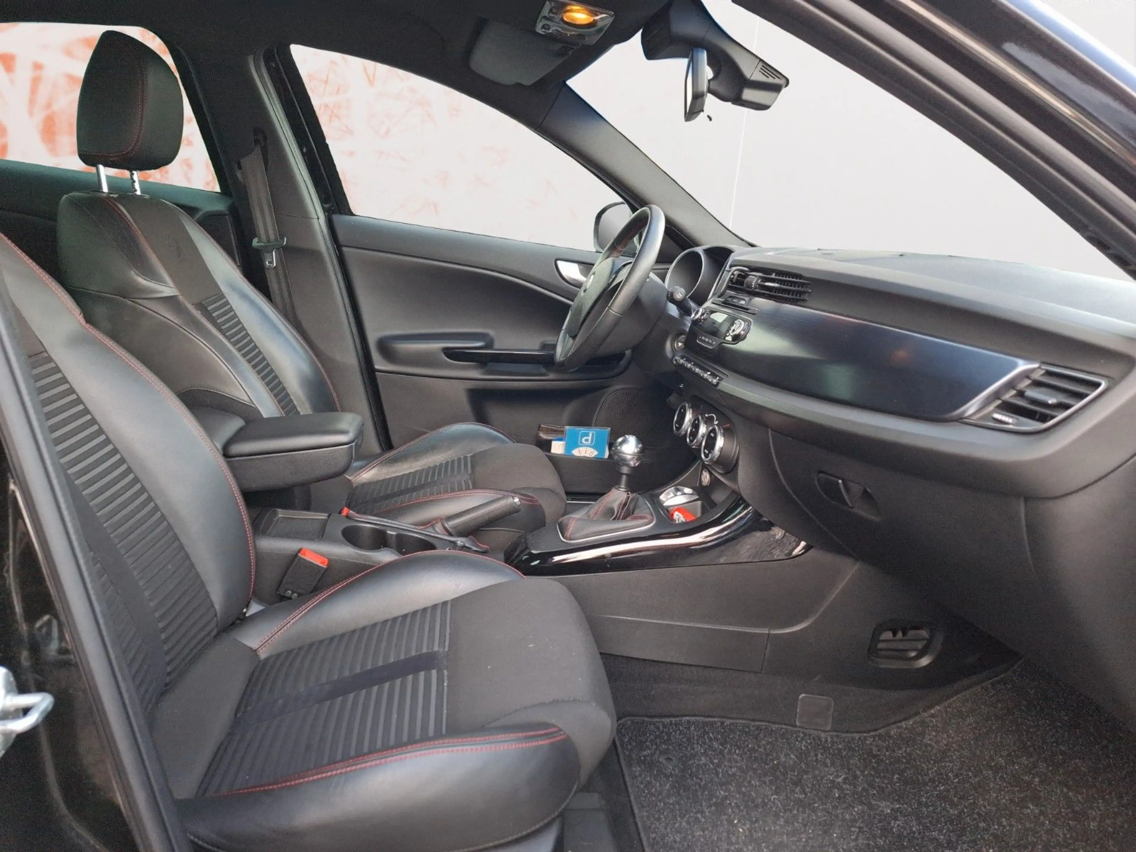 Alfa Romeo Giulietta Quadrifoglio Verde — photo 10