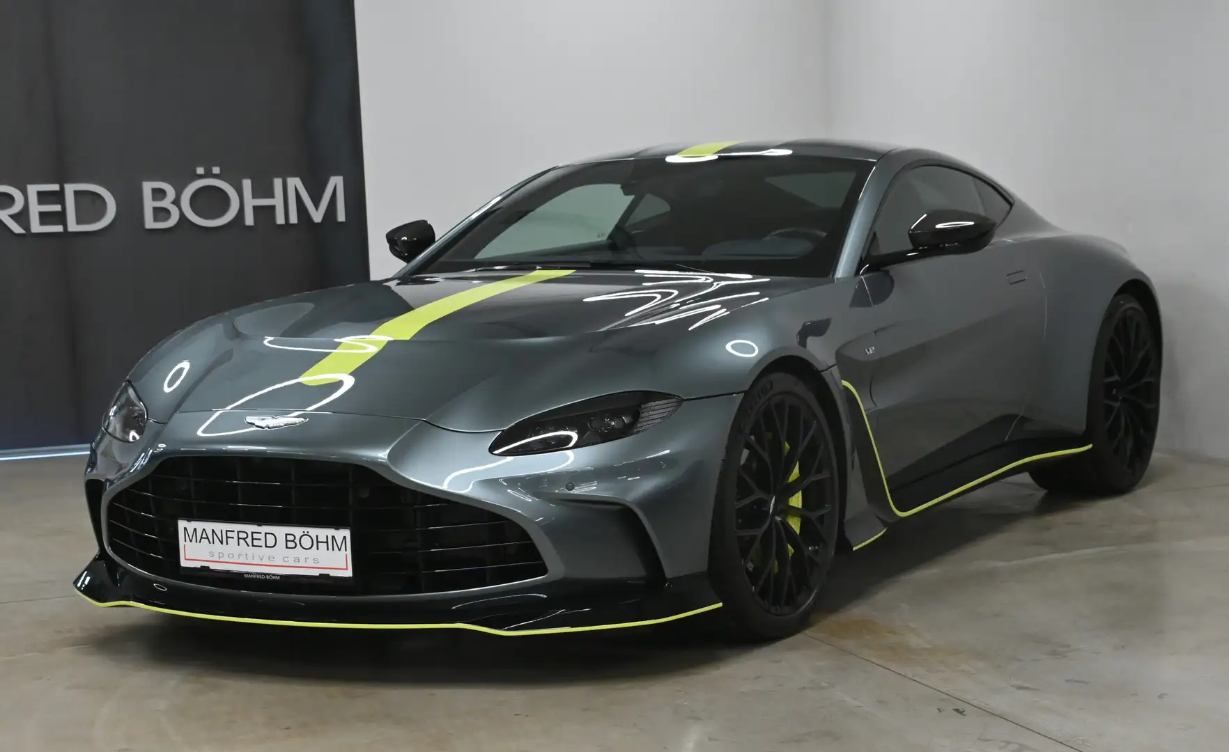 Aston Martin Vantage V12 Vantage !! Q-Special !! 1 of 333 !! Zöld - 1