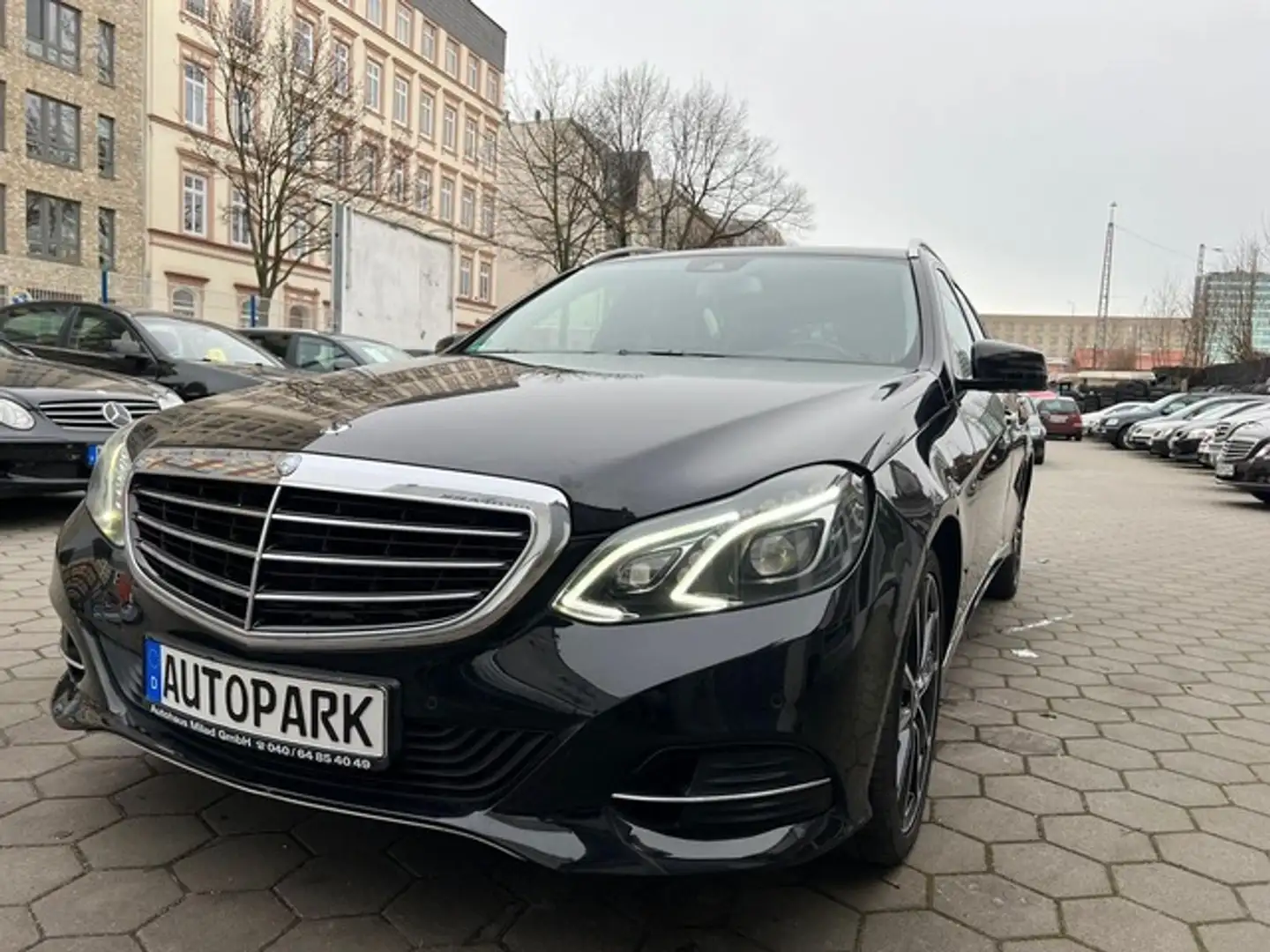 Mercedes-Benz E 200 T CDI BlueTec 9G-Tronic Avantgarde**Voll** Schwarz - 2