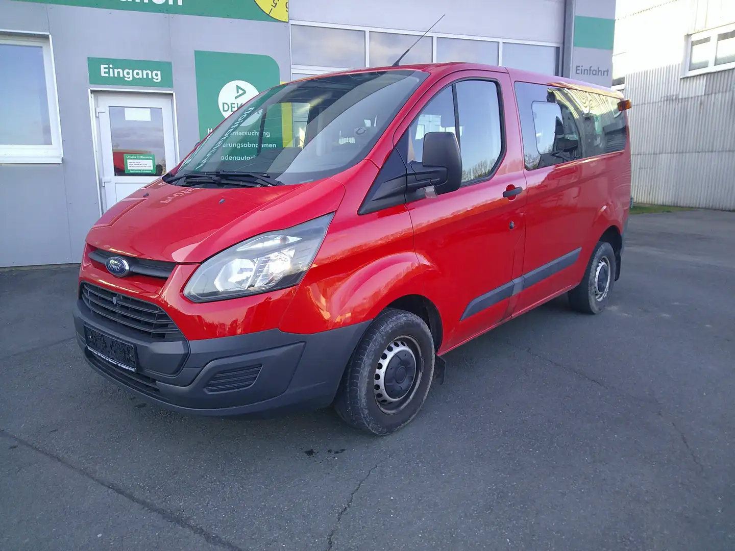 Ford Tourneo Custom 300 L1H1 VA Trend Červená - 1