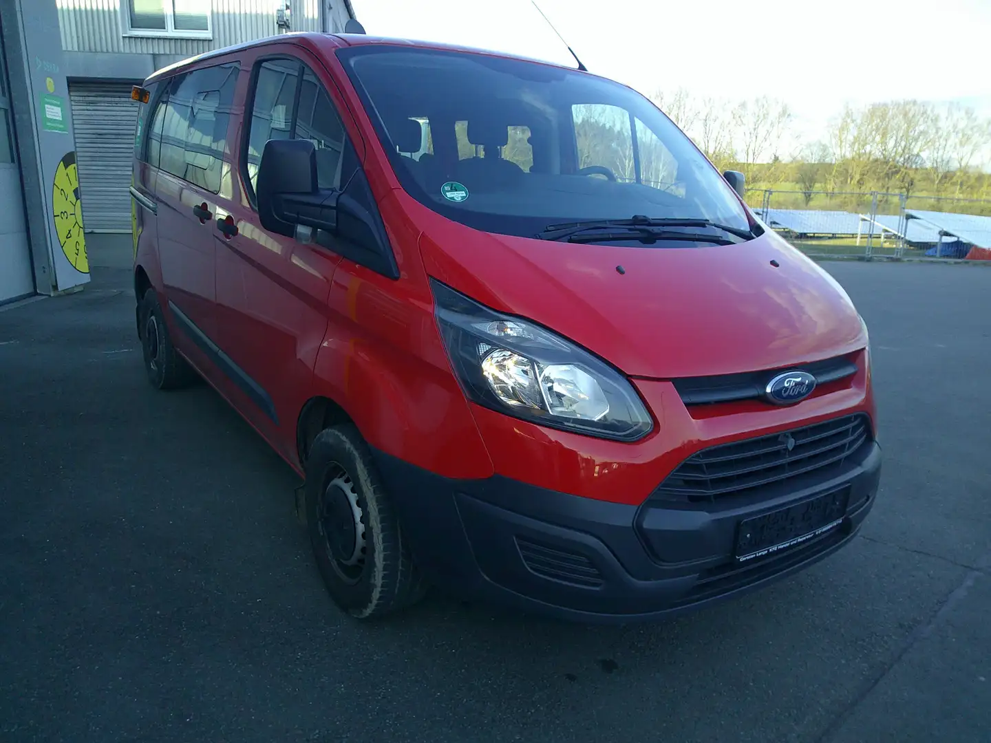 Ford Tourneo Custom 300 L1H1 VA Trend Červená - 2