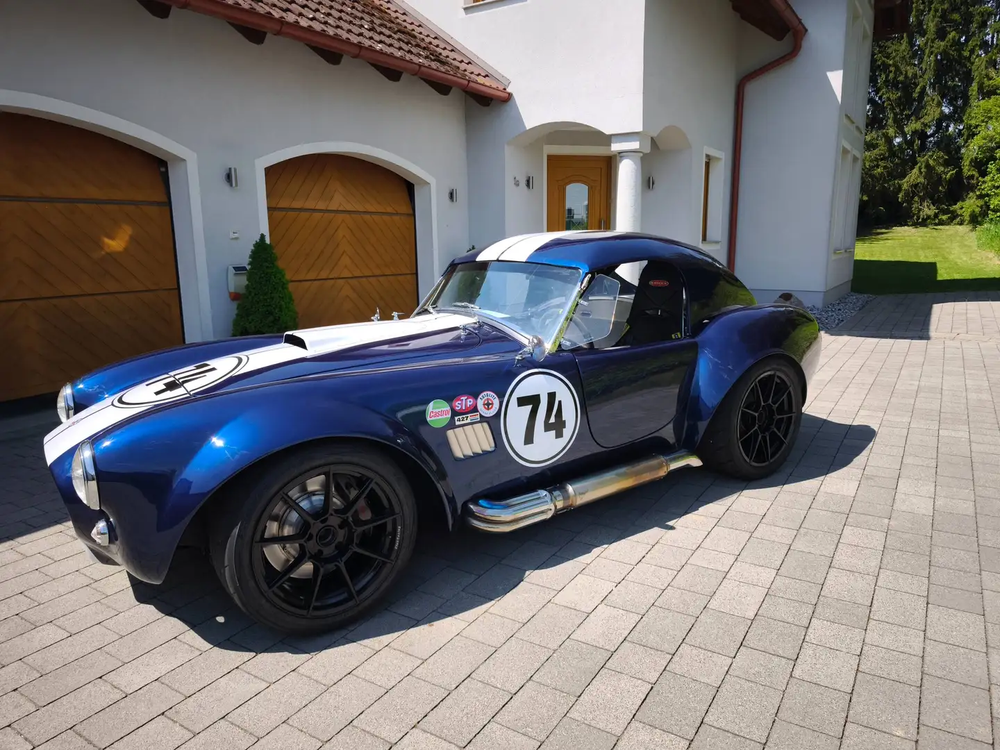 AC Cobra 427 Typisierung Ö! Öhlins, Brembo, 2 Motoren u Anhänger Blau - 2