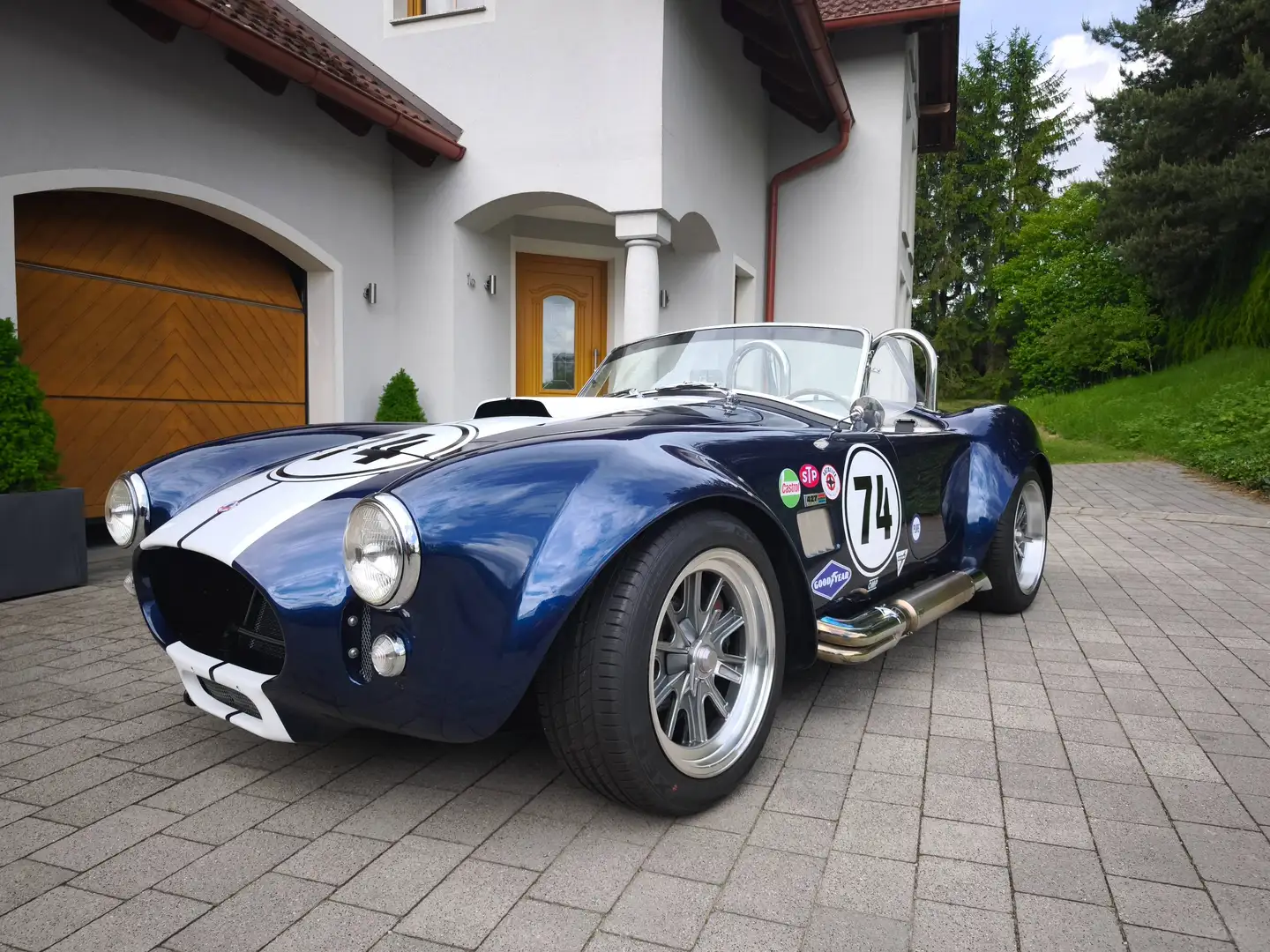 AC Cobra 427 Typisierung Ö! Öhlins, Brembo, 2 Motoren u Anhänger Blau - 1
