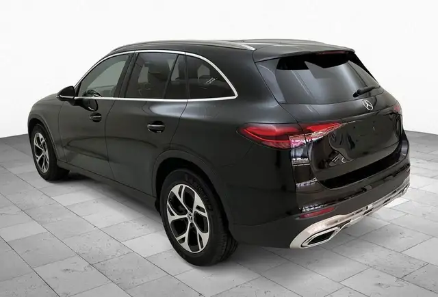 Mercedes-Benz GLC view 4