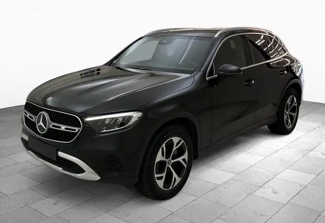 Mercedes-Benz GLC view 2