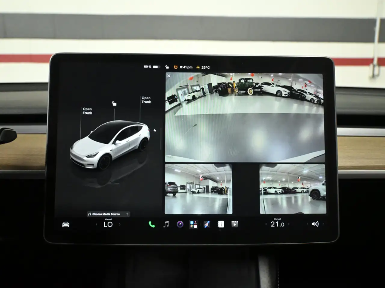 Tesla Model Y photo Tesla Model Y