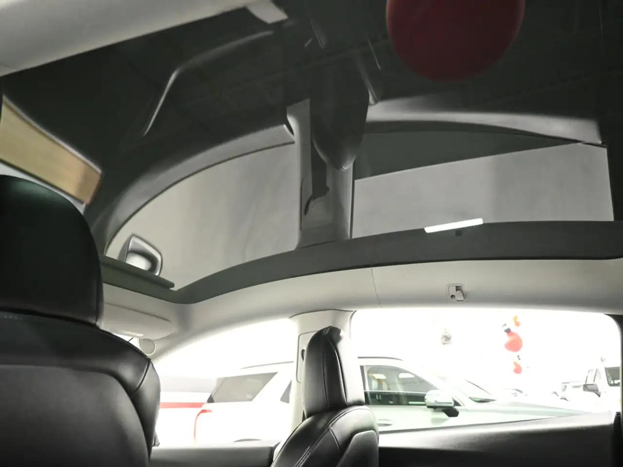 Tesla Model Y photo Tesla Model Y