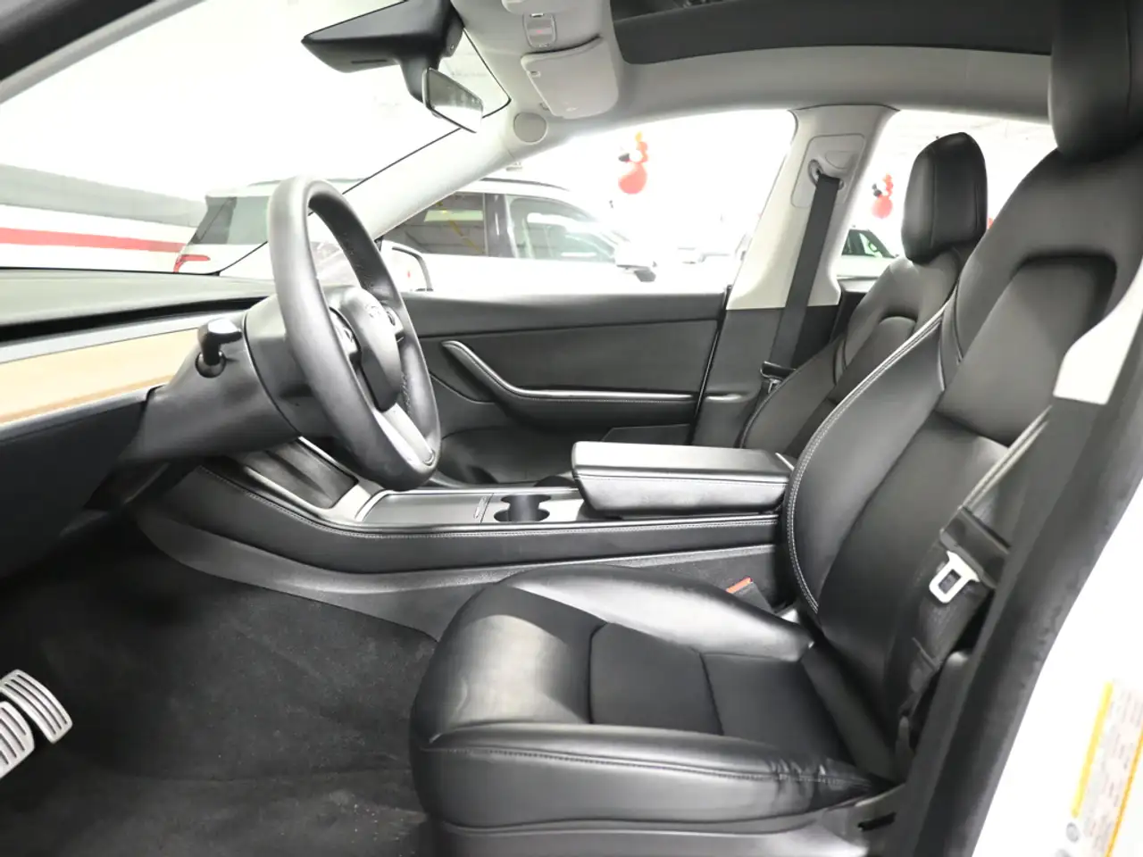 Tesla Model Y photo Tesla Model Y