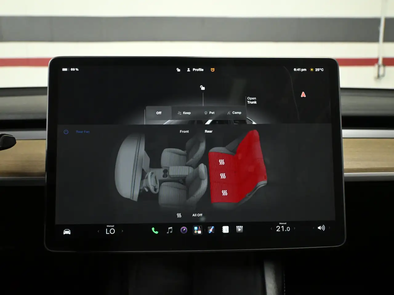 Tesla Model Y photo Tesla Model Y