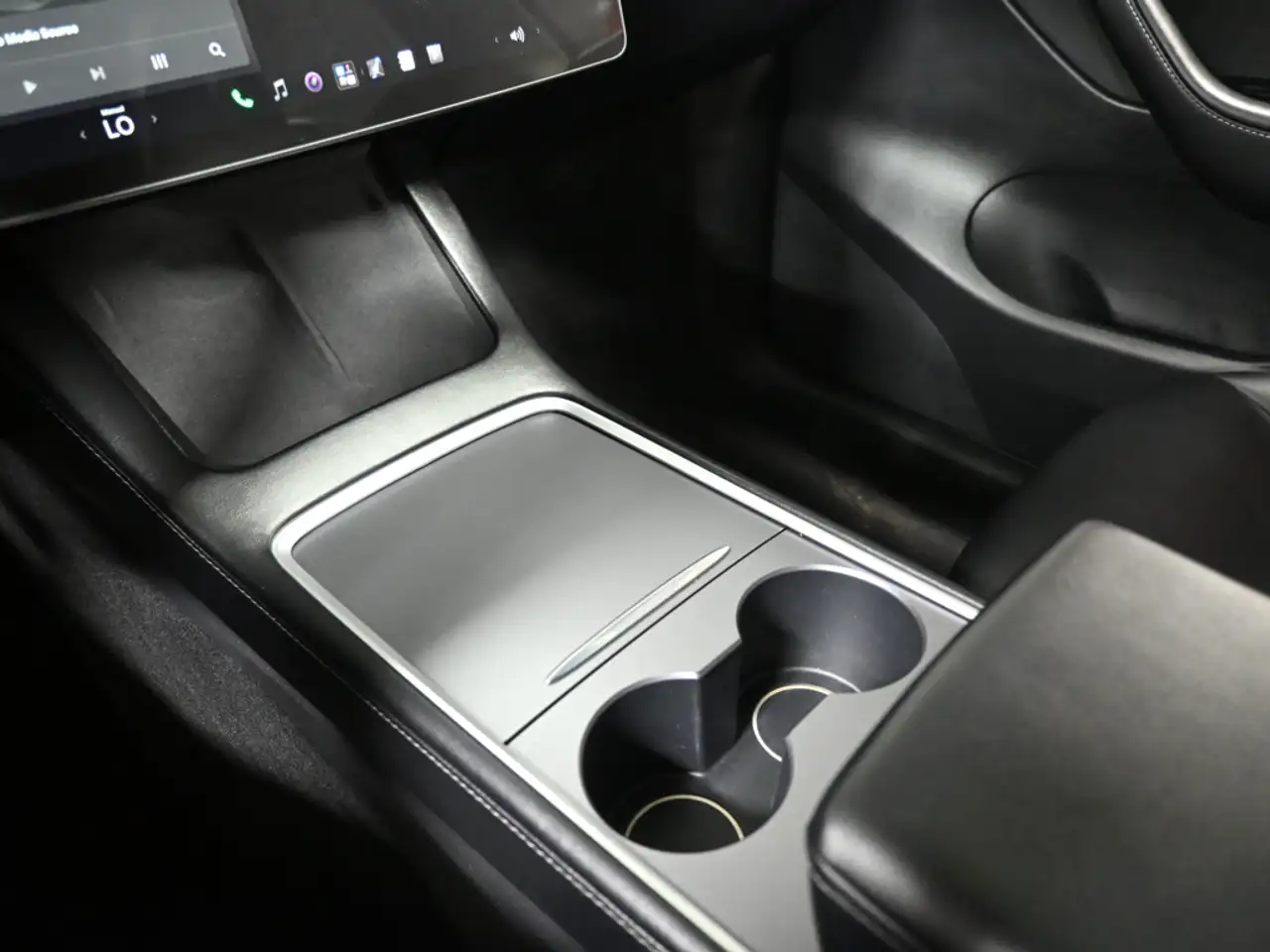 Tesla Model Y photo Tesla Model Y