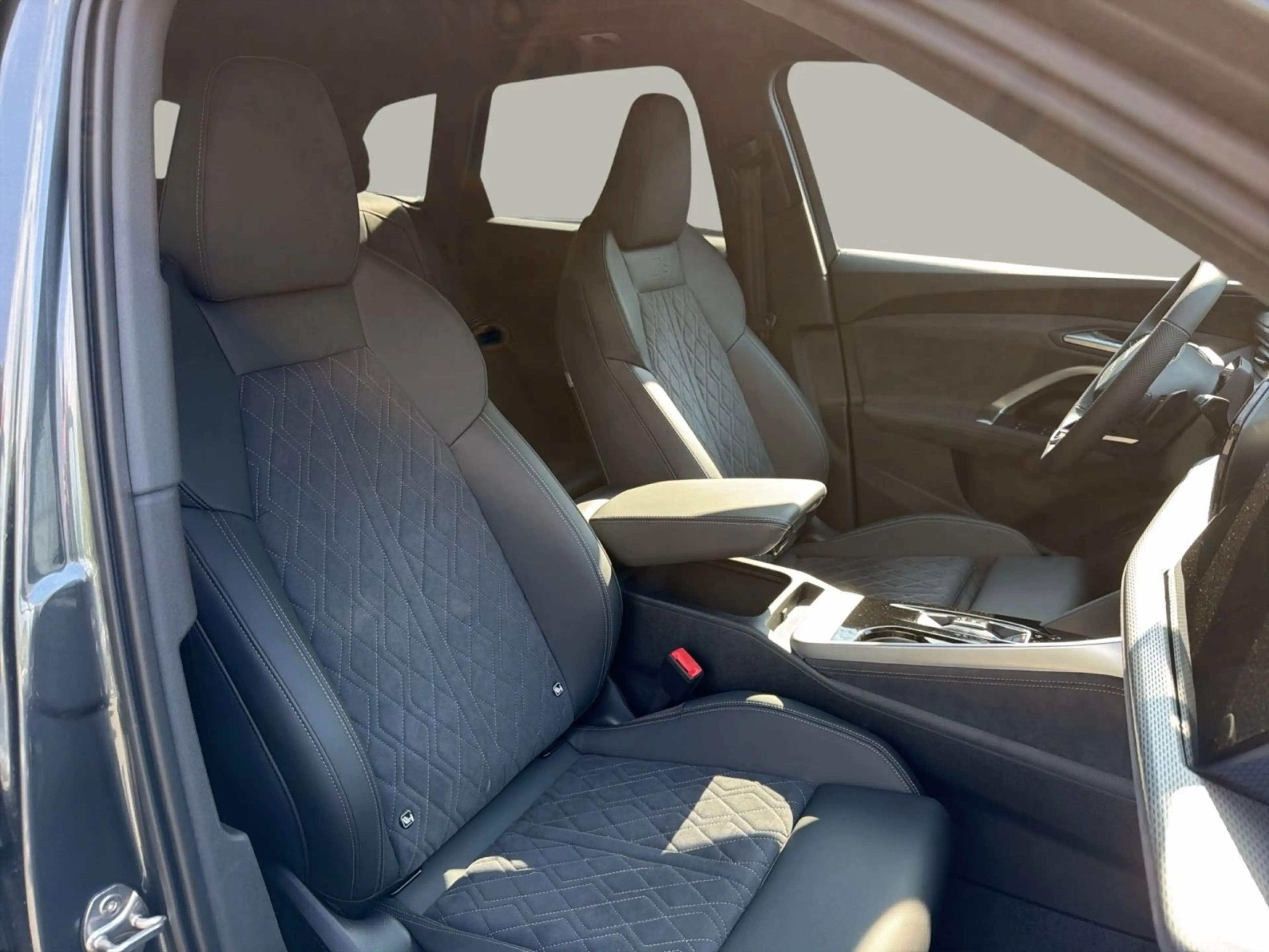 Audi SQ5 SUV TFSI 270kW Stdheiz./ TechPlus/ 21" / AHK — photo 16