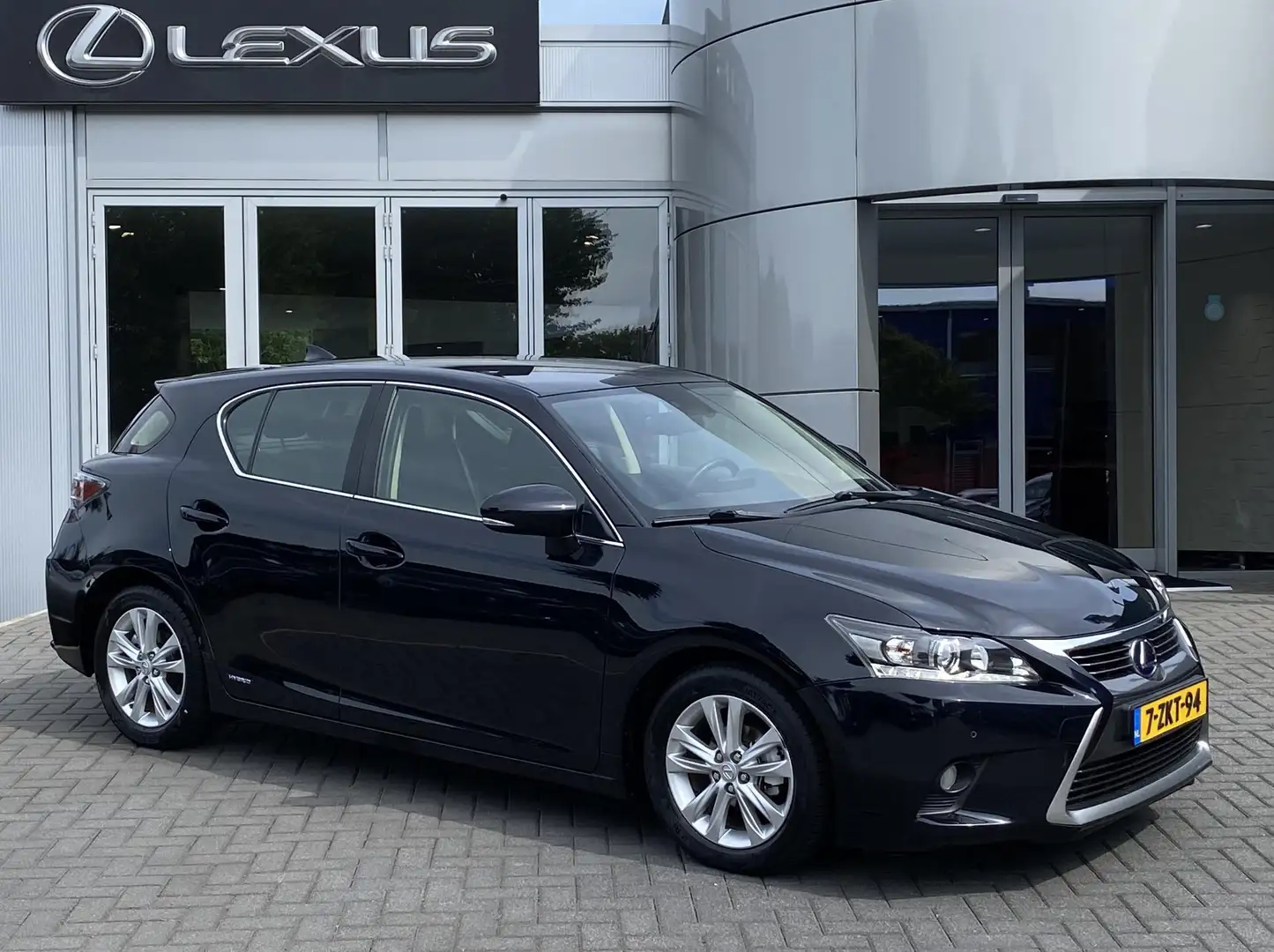 Lexus CT 200h Business Line NL-AUTO PARK-SENS NAVI CRUISE Zwart - 1