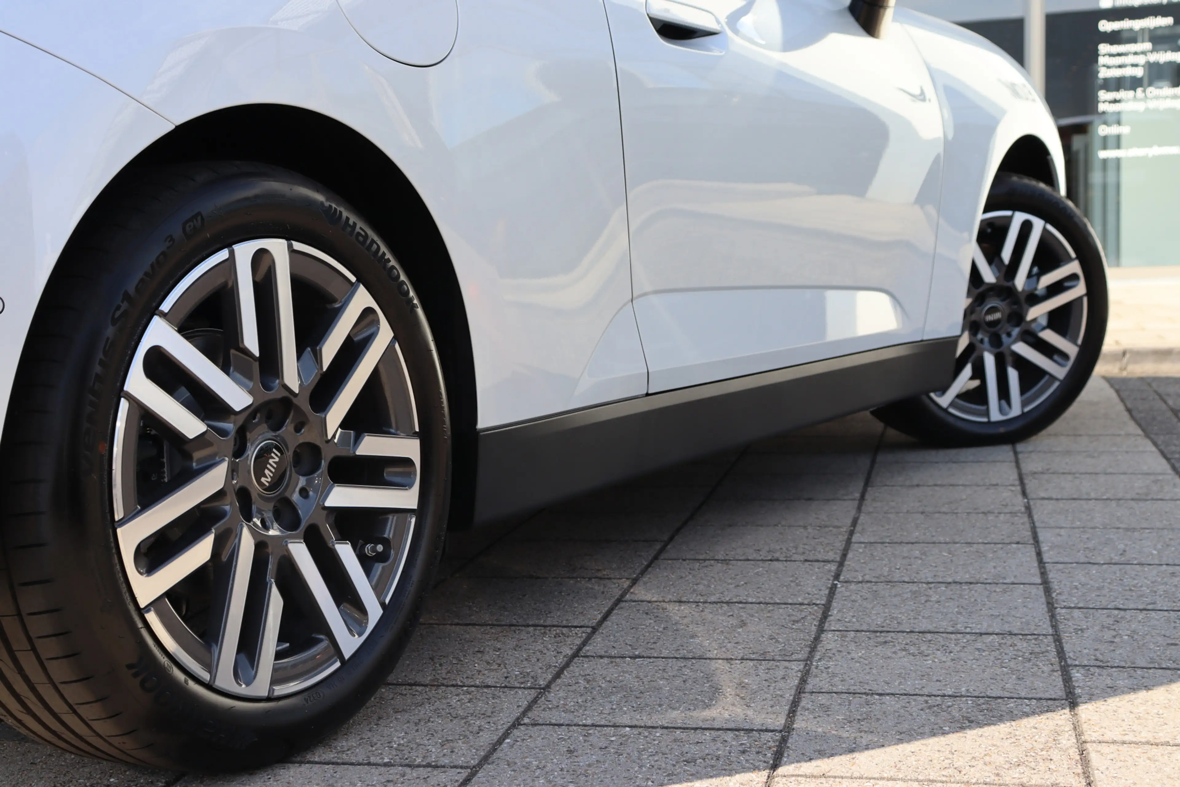 MINI Cooper E Hatchback / Classic / Pakket S / 17 inch Parallel — photo 8
