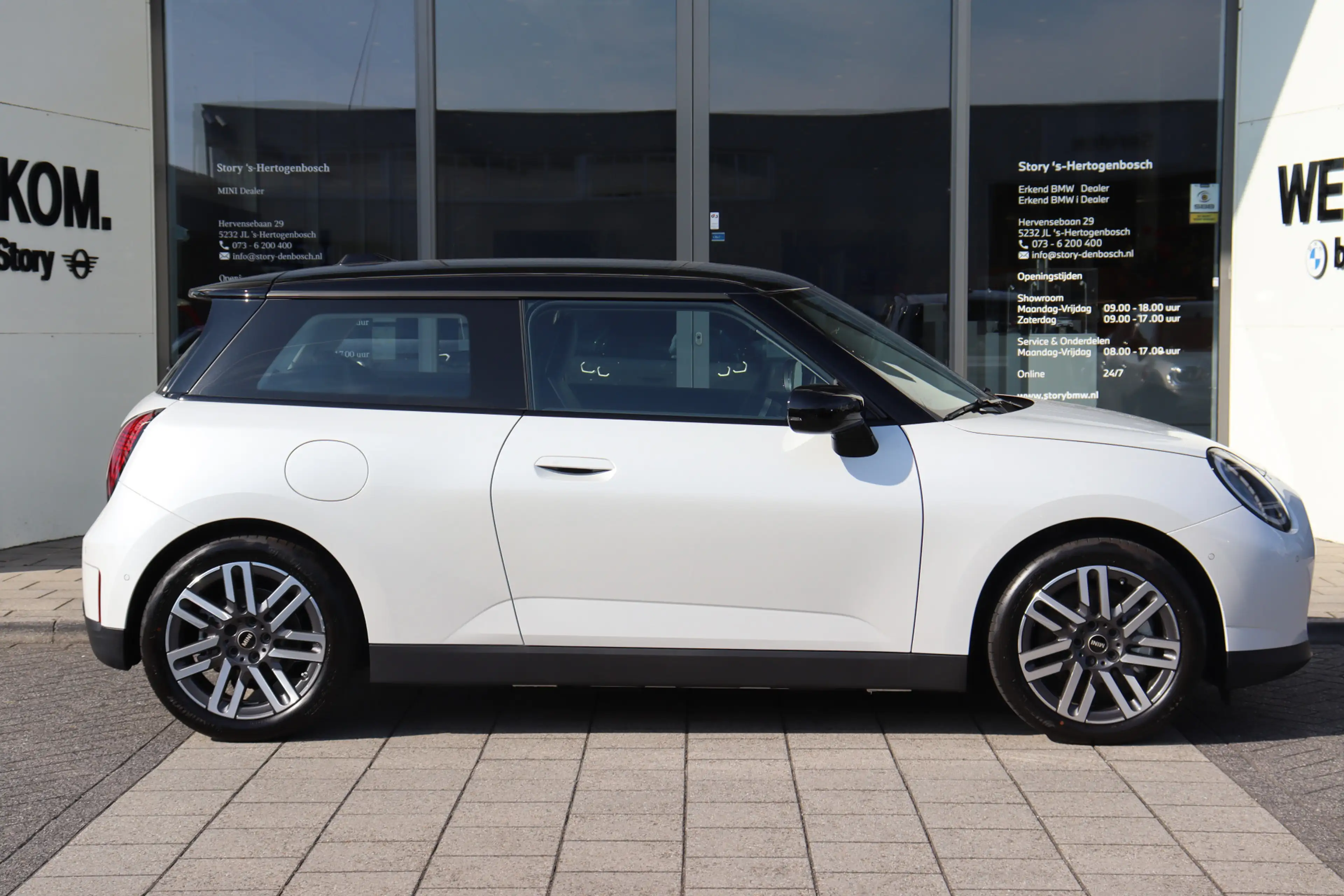 MINI Cooper E Hatchback / Classic / Pakket S / 17 inch Parallel — photo 9