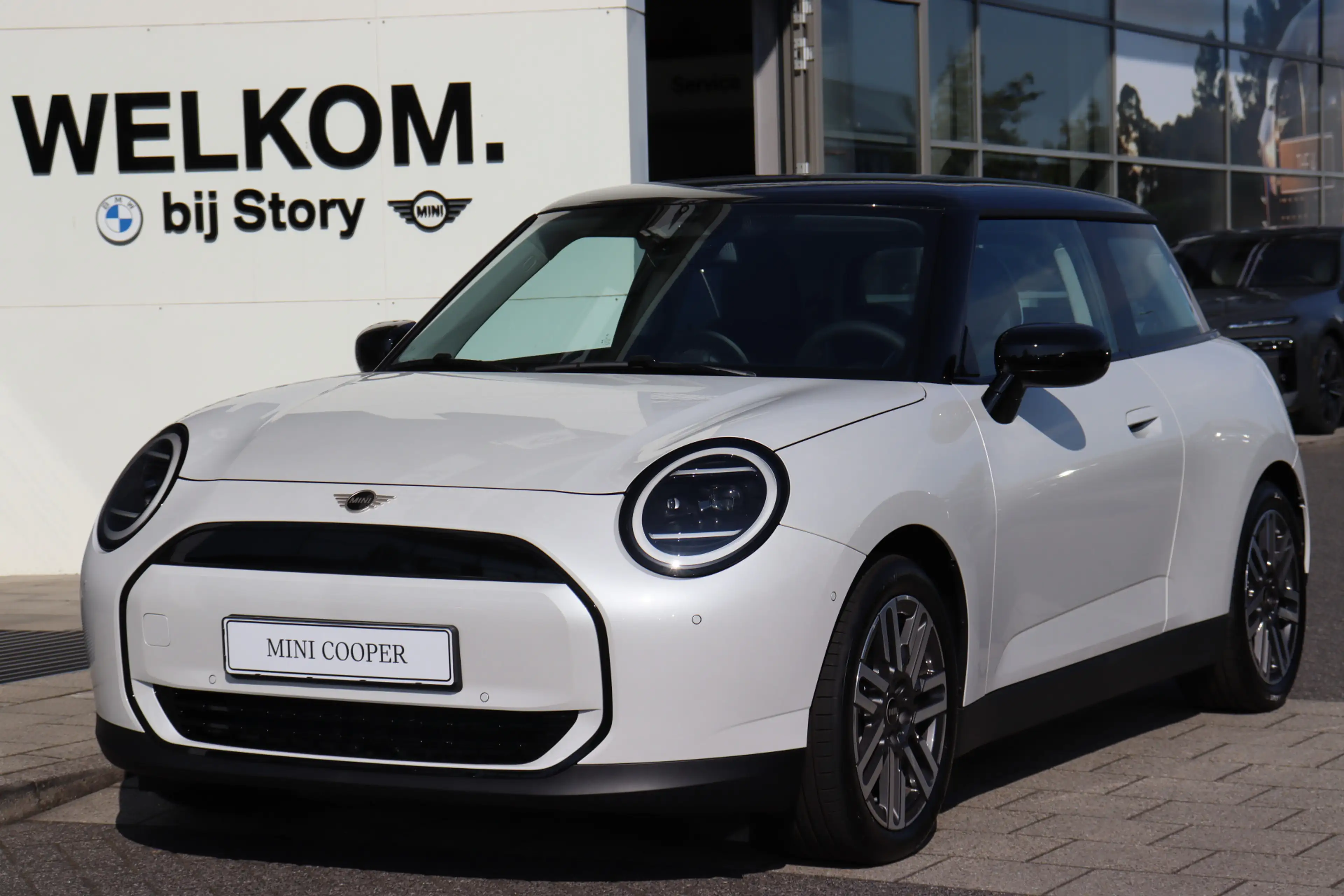 MINI Cooper E Hatchback / Classic / Pakket S / 17 inch Parallel — photo 5
