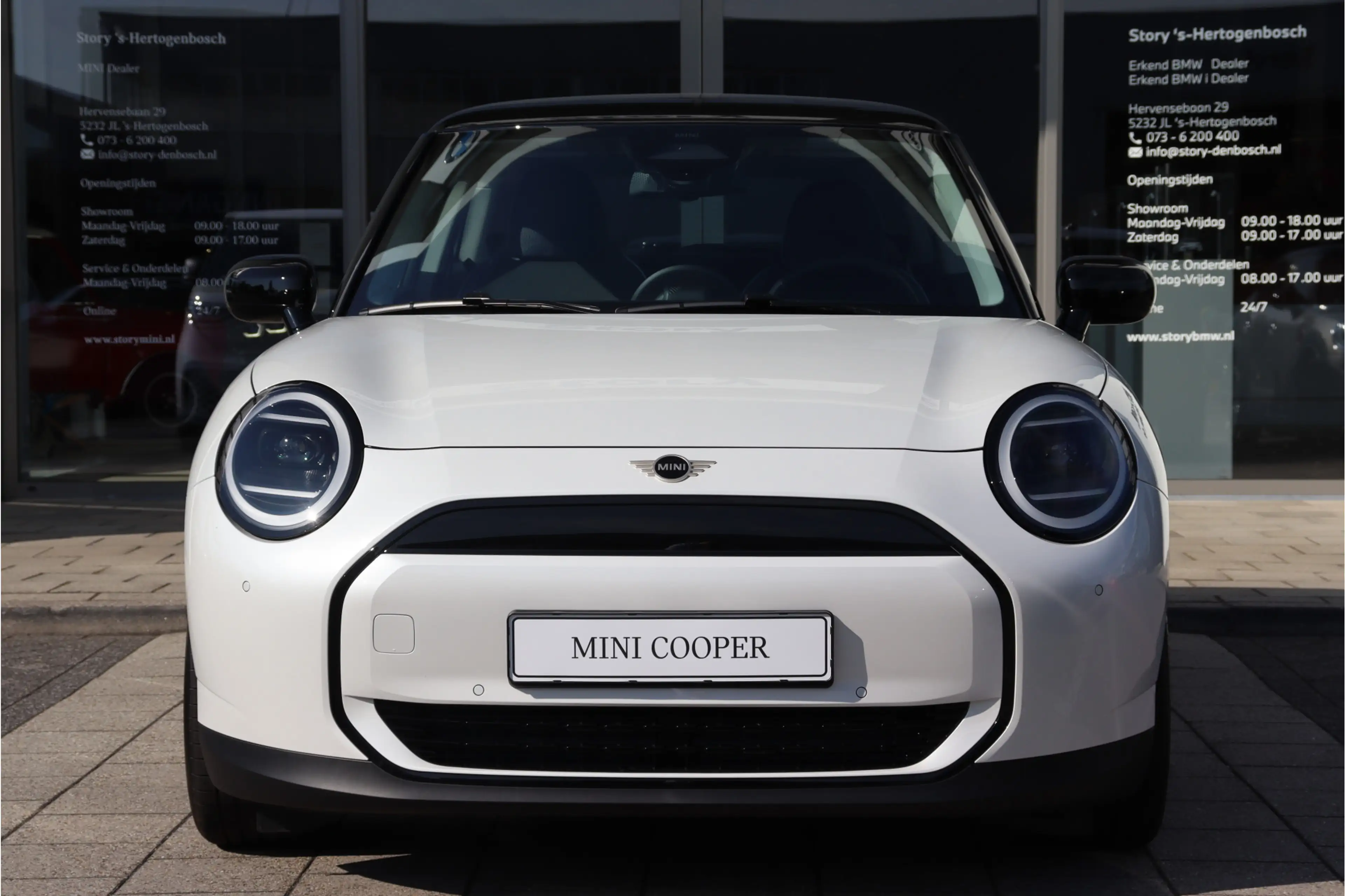 MINI Cooper E Hatchback / Classic / Pakket S / 17 inch Parallel — photo 3