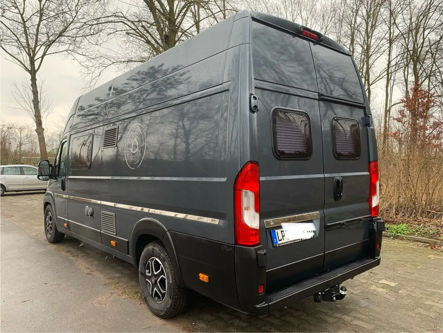 Fiat Ducato Dreamer CamperVan XL Limited Grau - 2