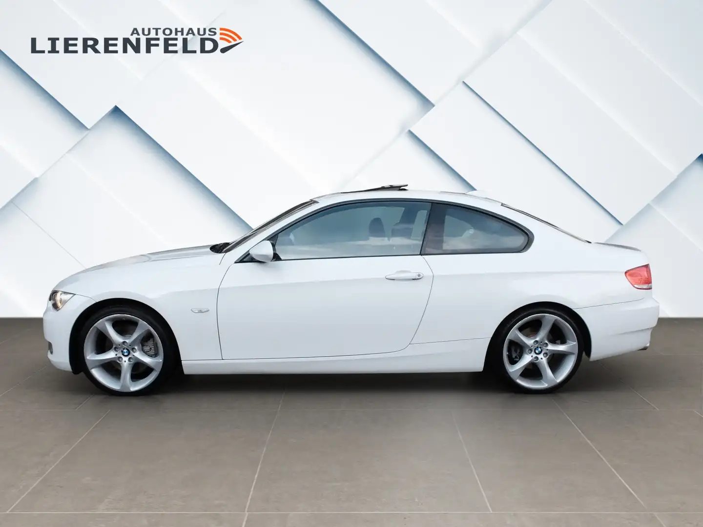 BMW 325 i Coupe Automatik Leder Navi 1.Hand Blanc - 2