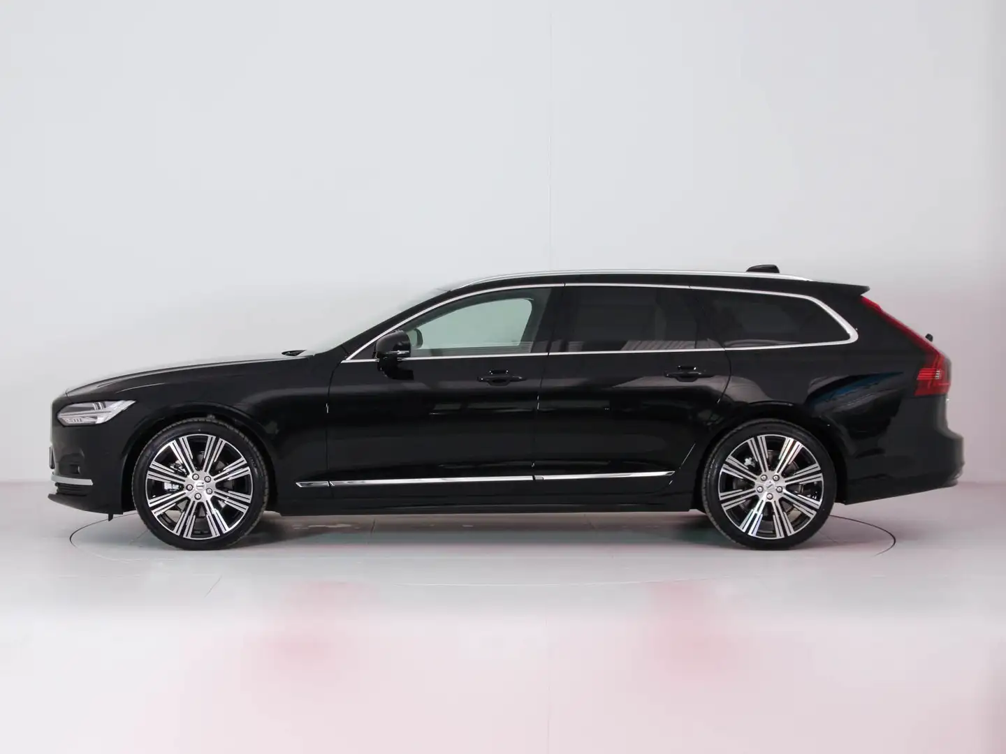 Volvo V90 B4 (d) automatico Plus Bright Nero - 2