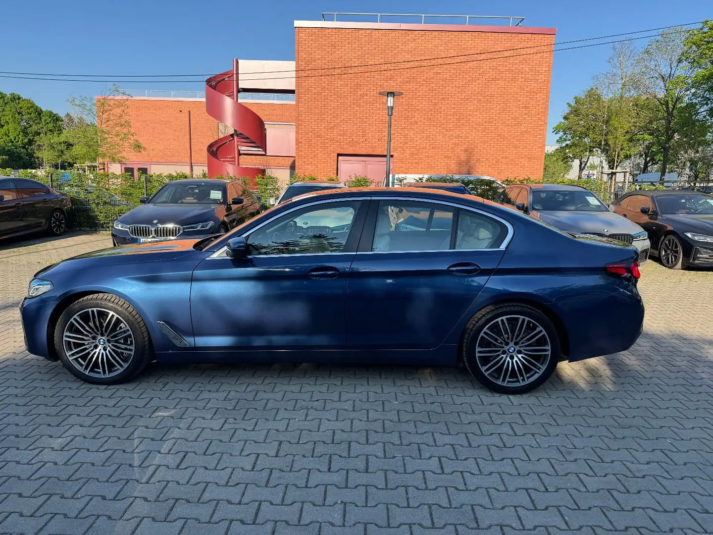 BMW 540 d xDrive*Glass-Dach*Head Up*Laser*Kom.Sitze Blau - 2