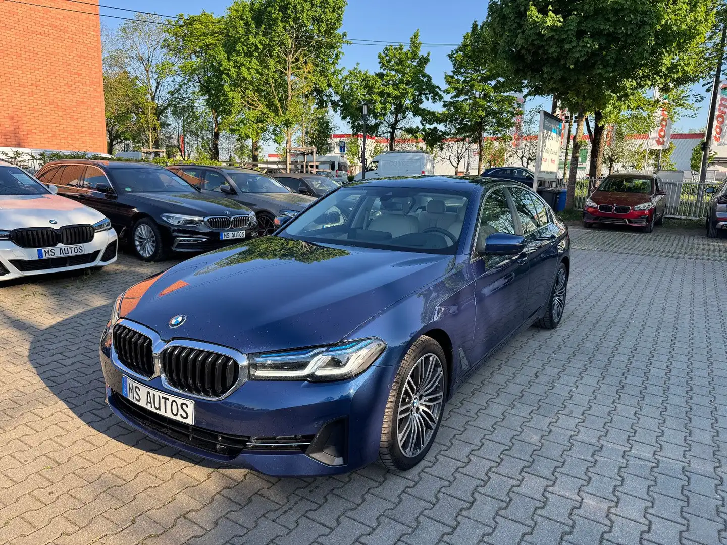 BMW 540 d xDrive*Glass-Dach*Head Up*Laser*Kom.Sitze Blau - 1