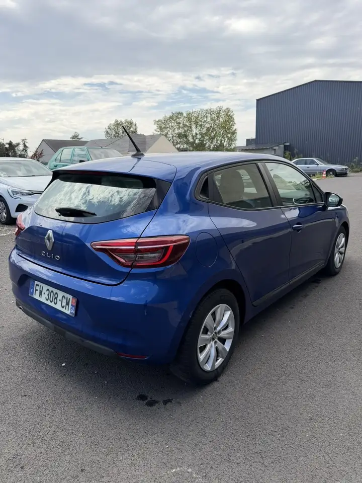 Renault Clio Citadine 3 portes — photo 3