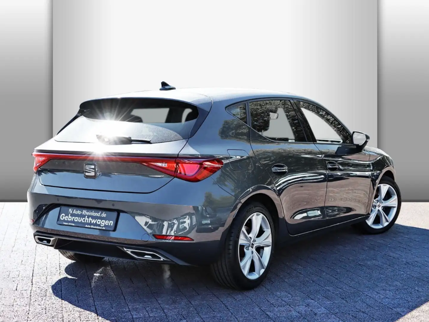 SEAT Leon FR 2.0 TSI DSG VOLL LED/NAVI/SITZHZ/GRA Grau - 2