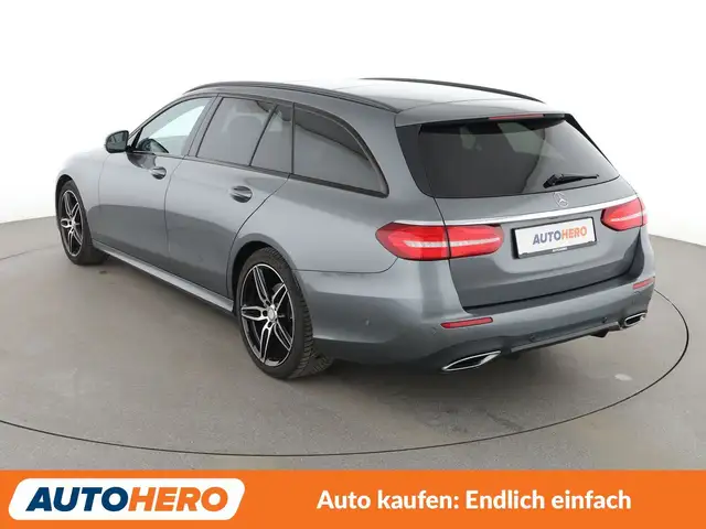 Mercedes-Benz E-Class view 4