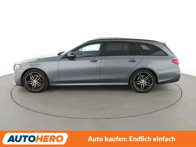 Mercedes-Benz E-Class view 3