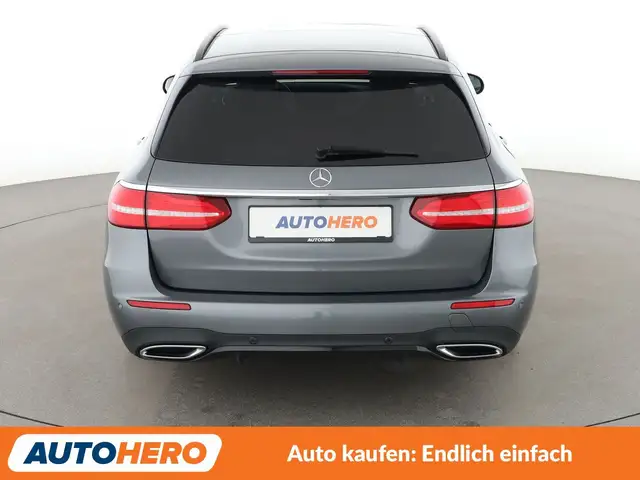 Mercedes-Benz E-Class view 5
