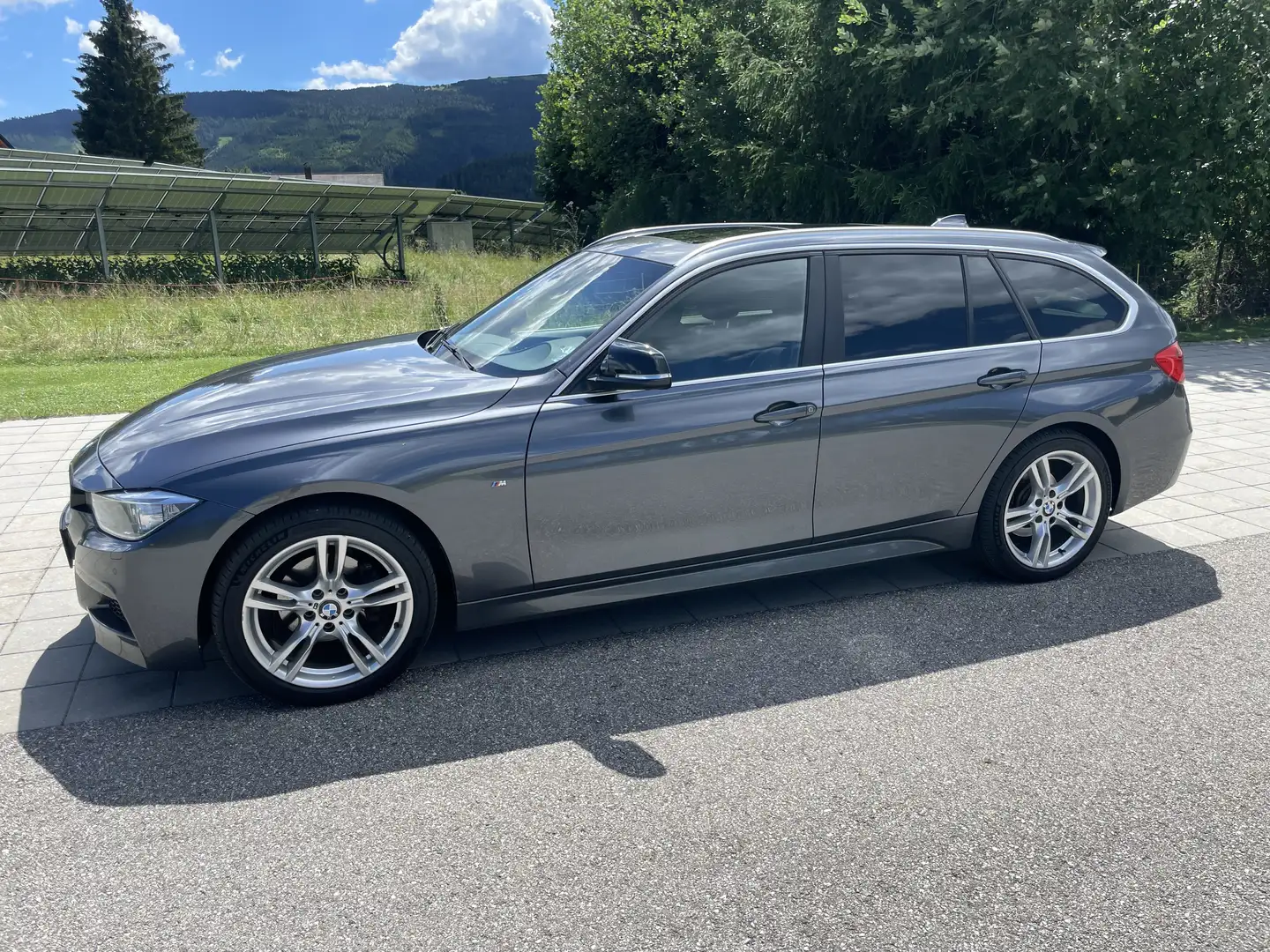 BMW 318 318d Touring XDrive - 1
