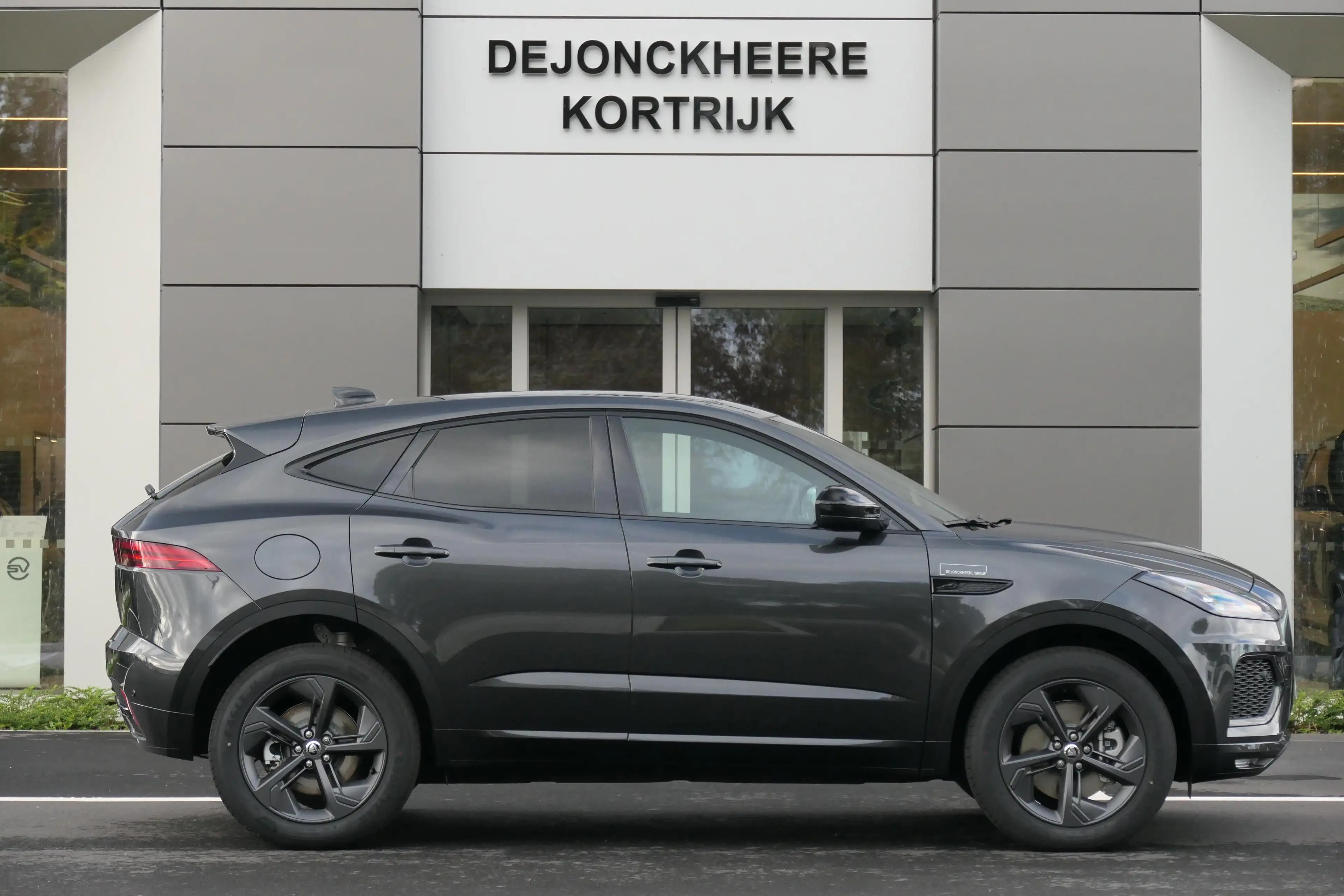 Jaguar E-Pace - 1.5 300PK R-DYNAMIC S HYBRID — photo 3
