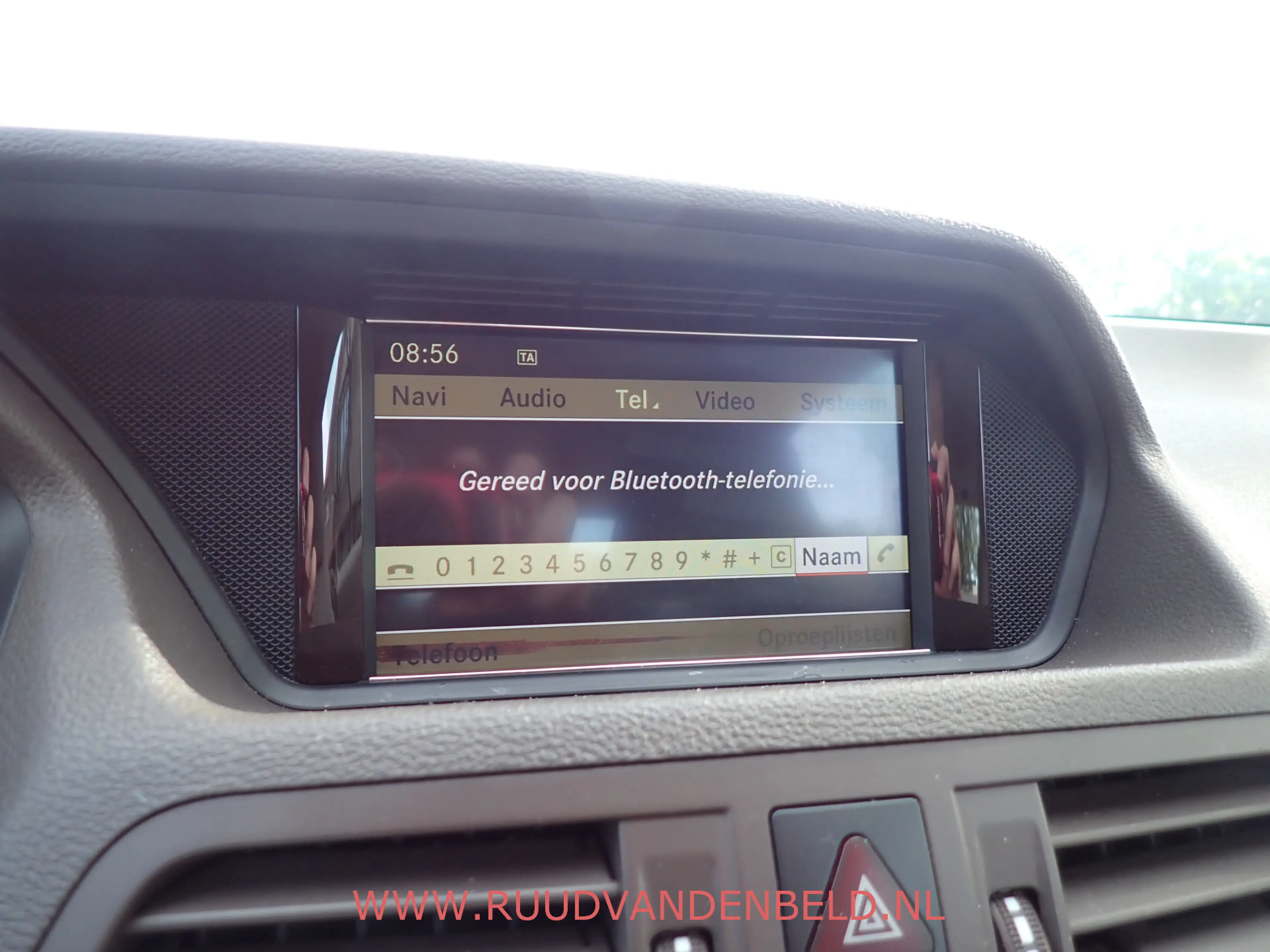 Mercedes-Benz E 250 Coupé CGI Elegance / MEMORY / LEDER / CRUISE / BLU — photo 20