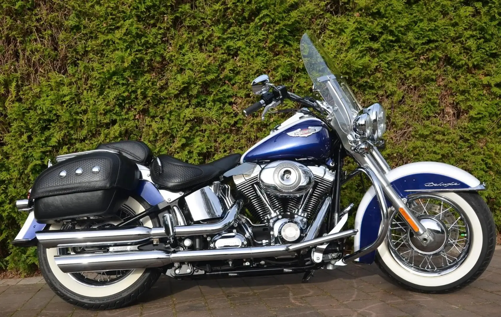 Harley-Davidson Softail Deluxe FLSTN Albastru - 2