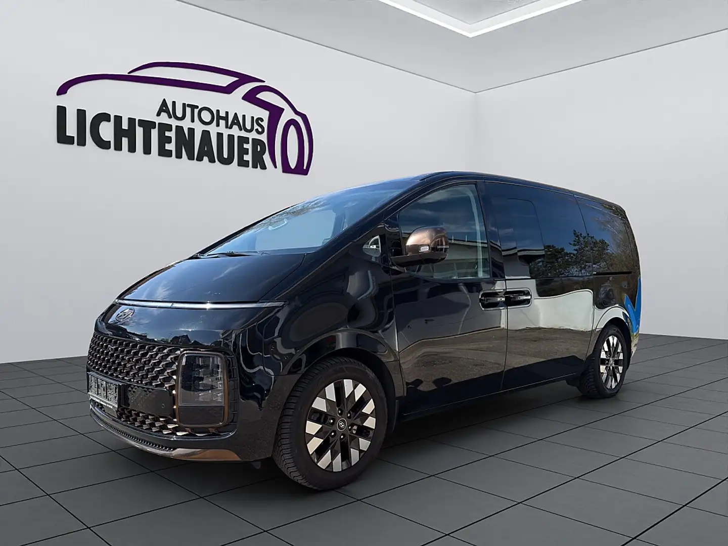 Hyundai STARIA Staria Bus 2,2 CRDi Luxury Line 4WD DCT Aut. Braun - 1