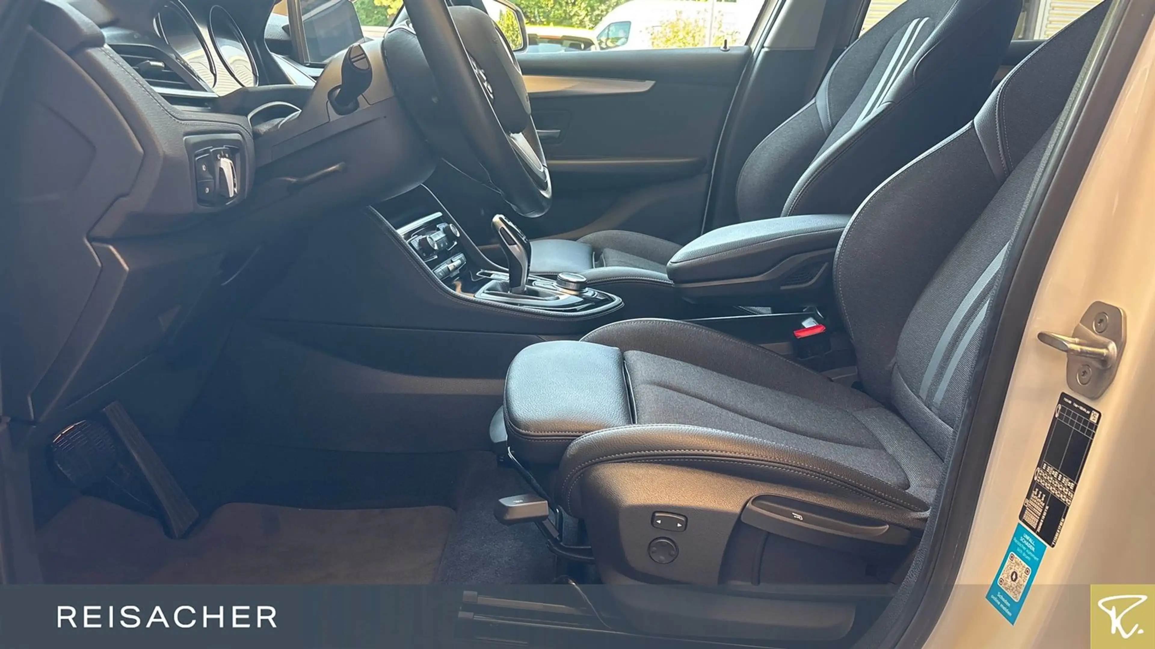 BMW 218 i Aut.Gran Tourer Sport Line Navi,LED,AHK,RFK — photo 4