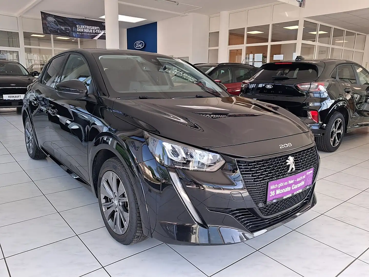 Peugeot e-208 50kWh Allure Pack Schwarz - 1