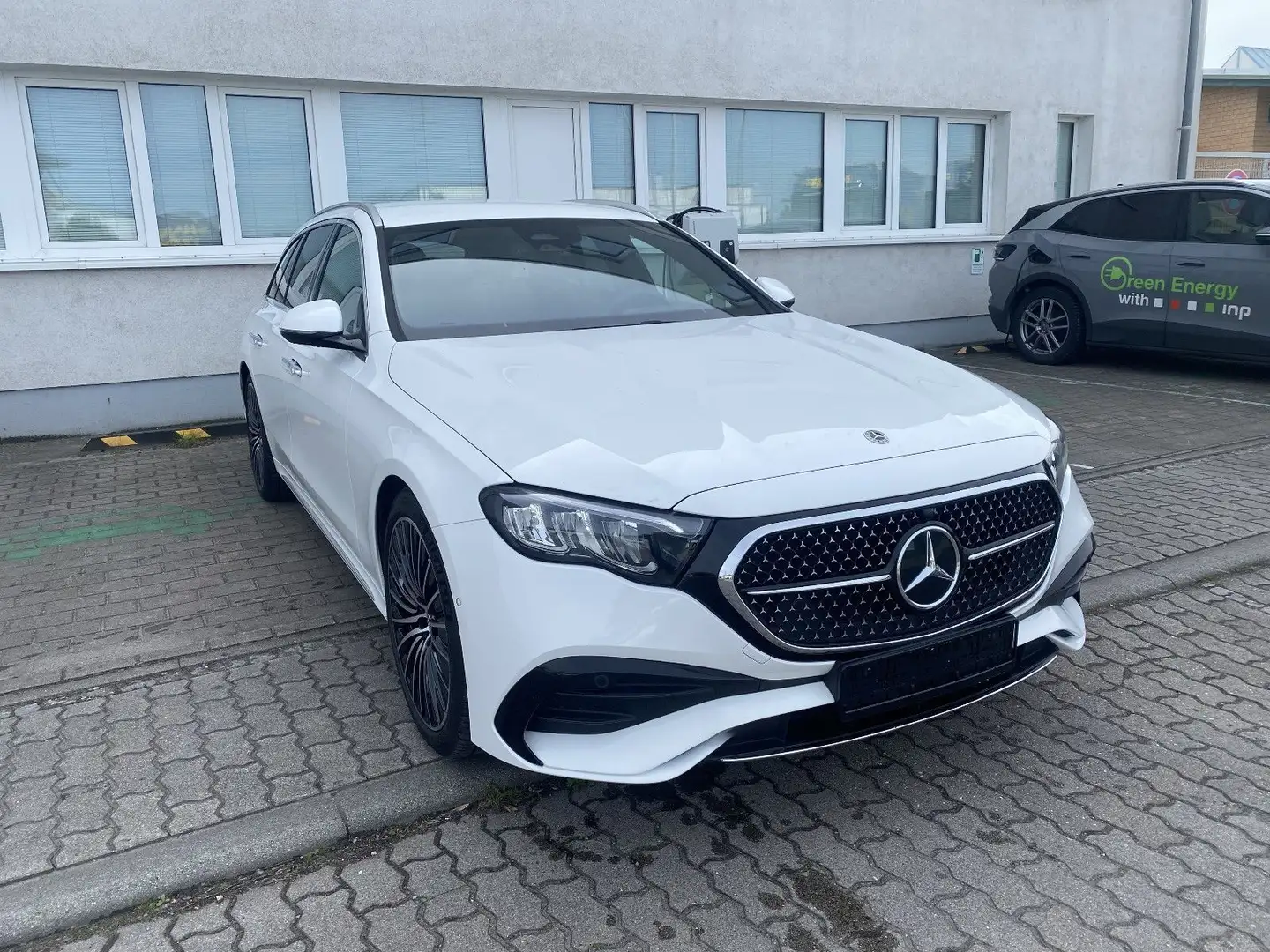 Mercedes-Benz E 300 de T AMG 4M*AHK*KEYLESS*DISTRO*AMBI*LUFT* Weiß - 1