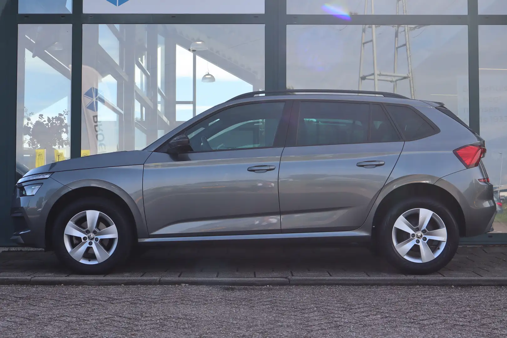 Skoda Kamiq 110PK 1.0 TSI Sport Business | Apple Carplay/Andro Grijs - 2