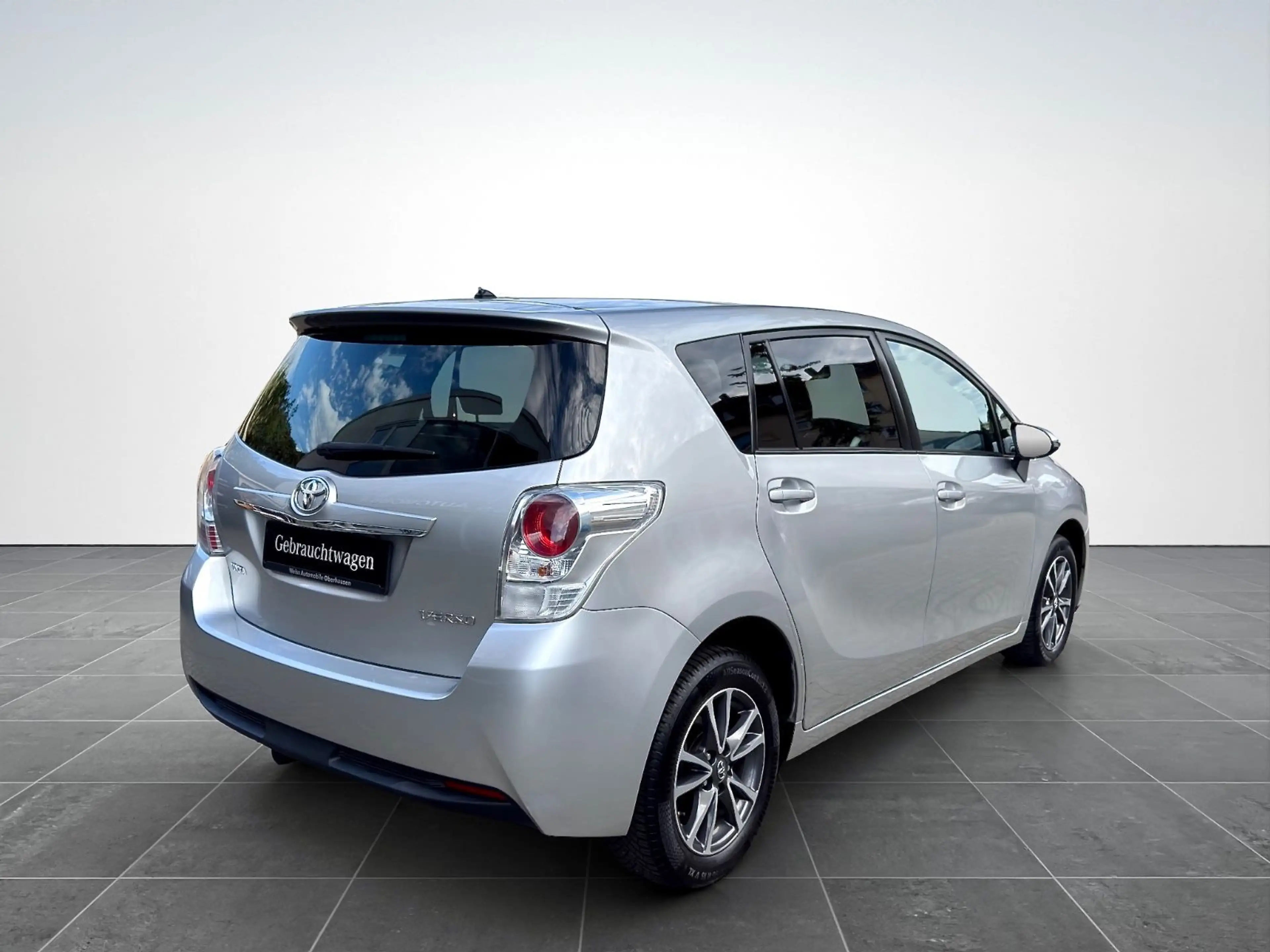 Toyota Verso 1.6 l*6 GANG*PANORAMA*NAVI*KAMERA*AHK* — photo 3