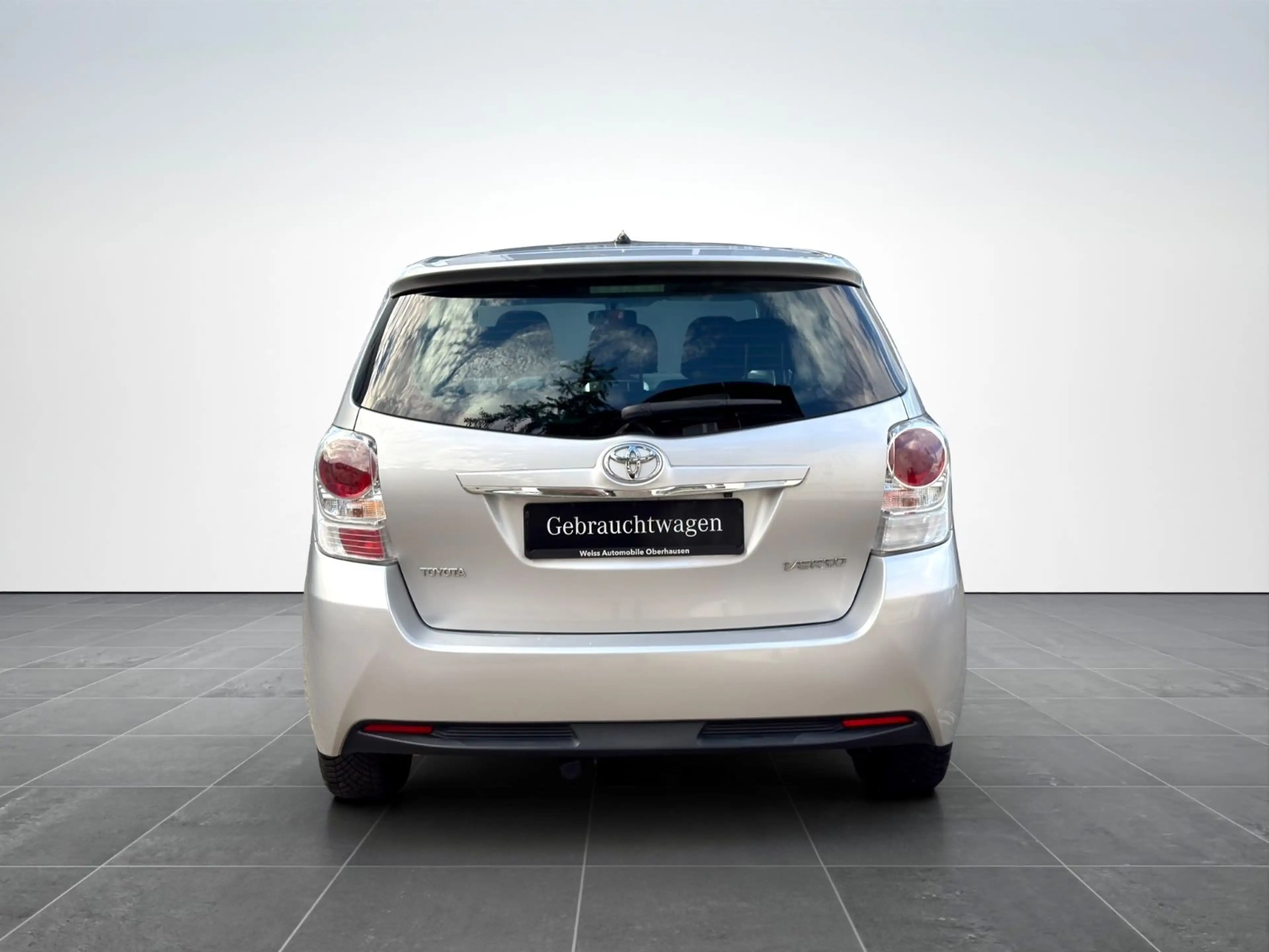 Toyota Verso 1.6 l*6 GANG*PANORAMA*NAVI*KAMERA*AHK* — photo 8