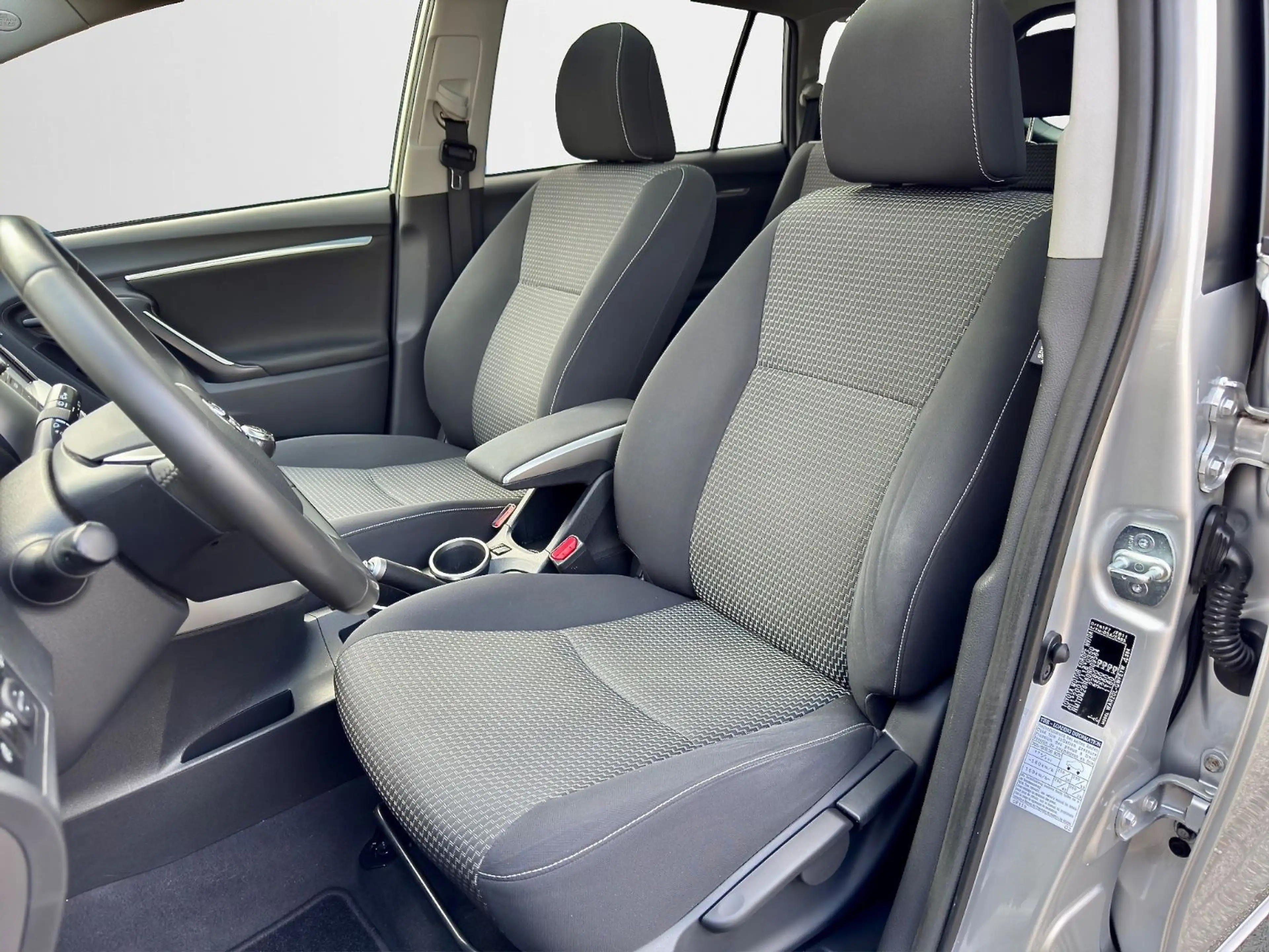 Toyota Verso 1.6 l*6 GANG*PANORAMA*NAVI*KAMERA*AHK* — photo 15