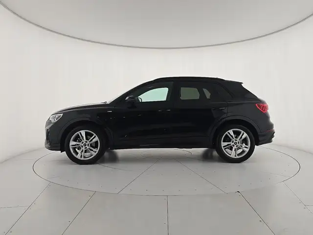Audi Q3 view 2