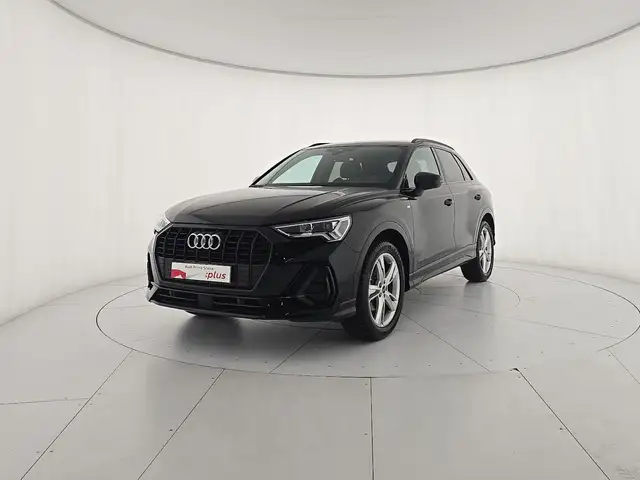 Audi Q3 main image