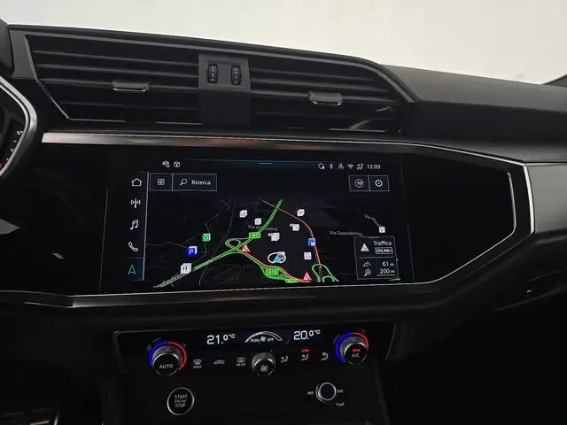 Audi Q3 view 13